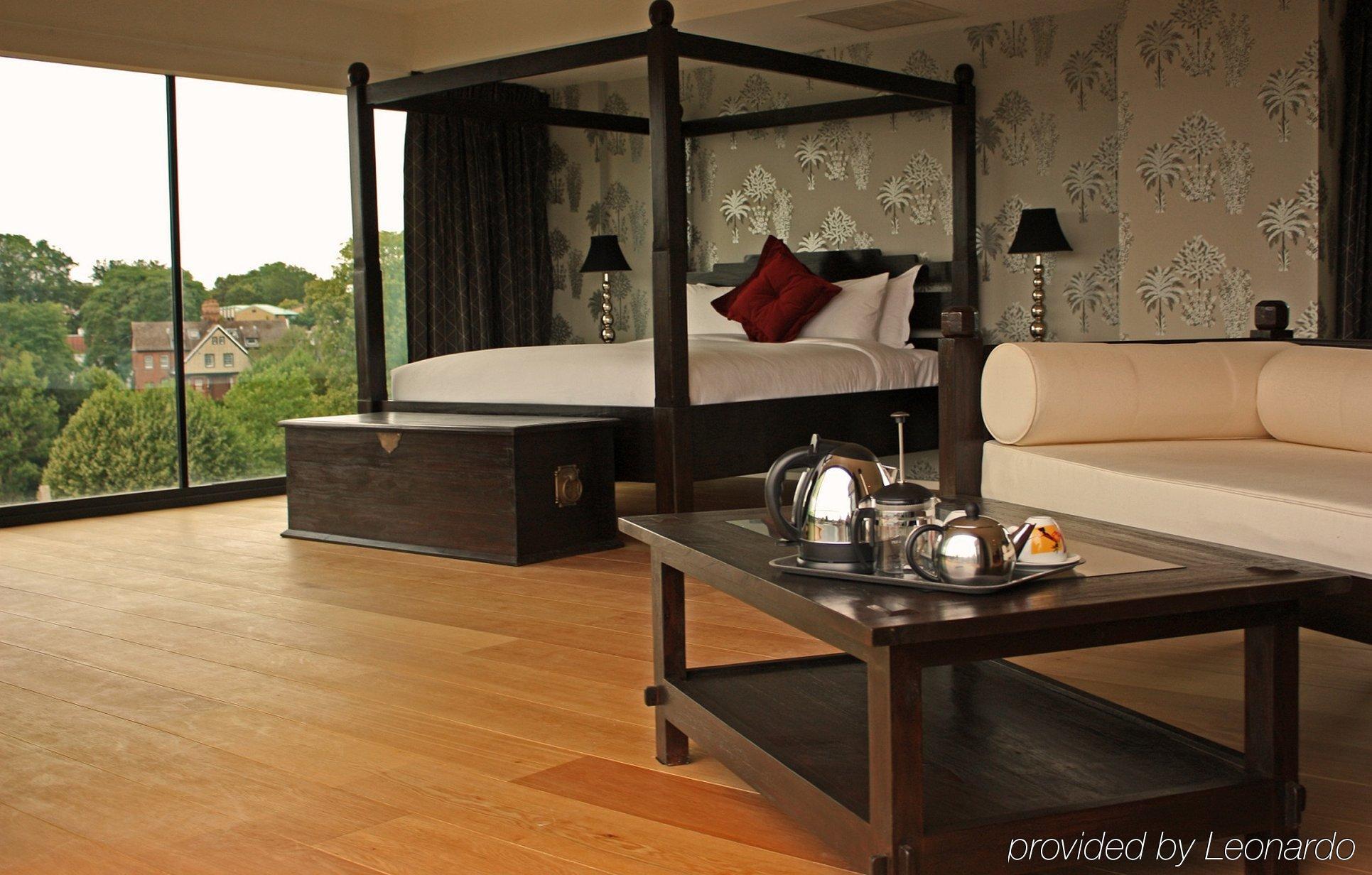 The Varsity & Hotel 4*