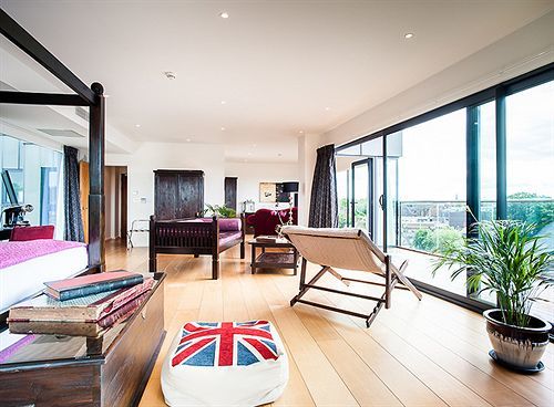 Hotel The Varsity & 4*